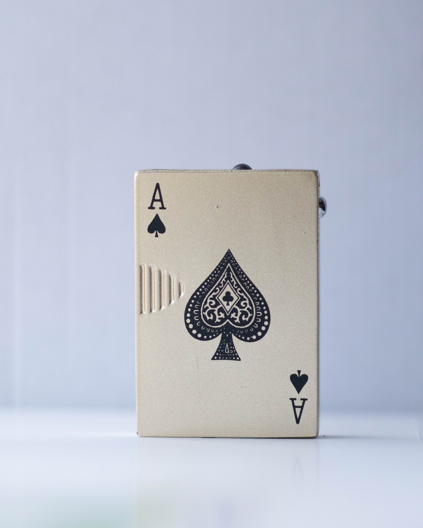 Bricheta Inimă Neagră (auriu)