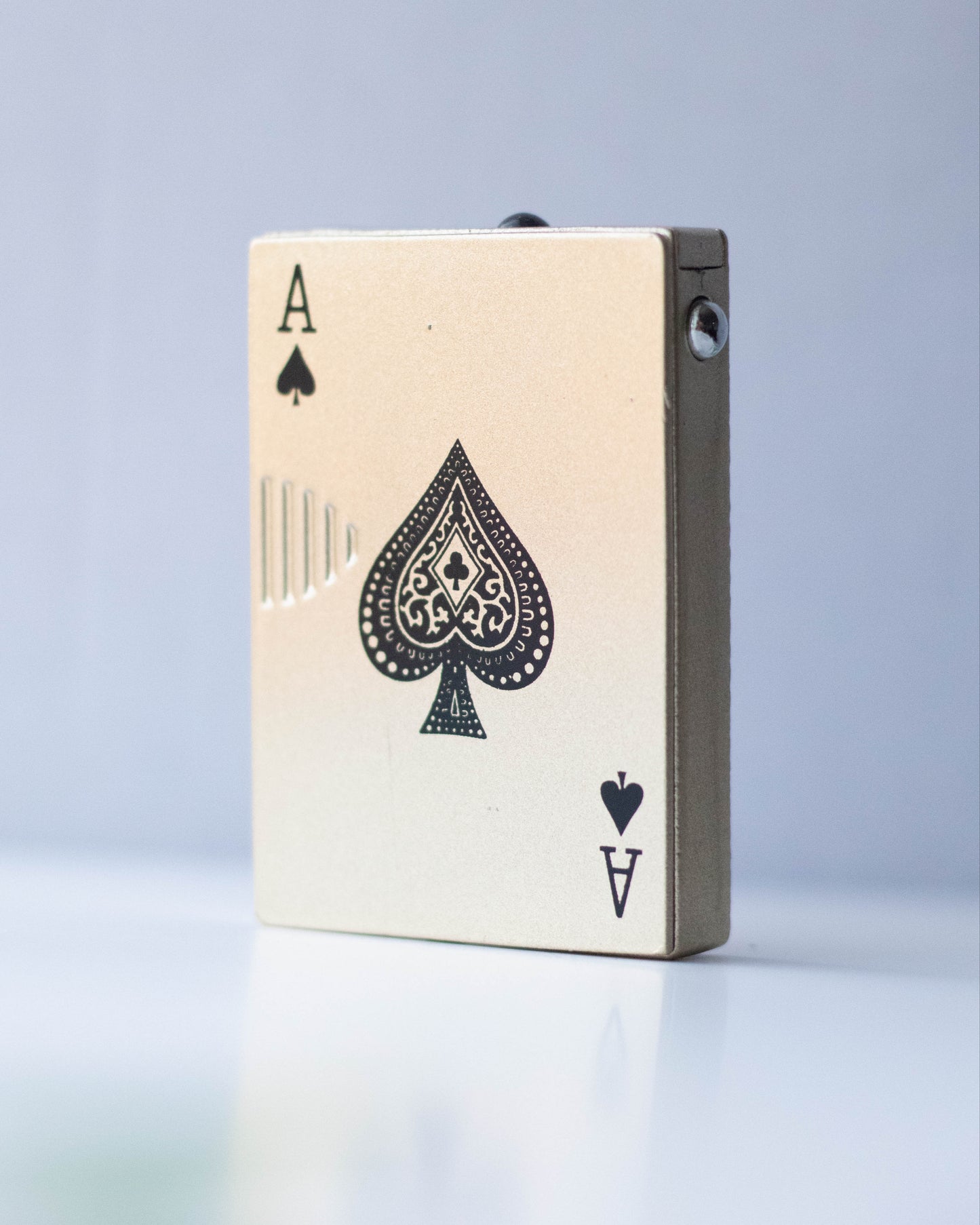 Bricheta Inimă Neagră (auriu)